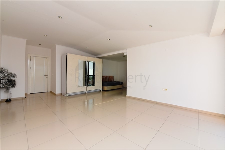 اطلالة بحر - دوبلكس 3 غرف وصالة - مؤثثة -مجمع فاخر -في كاستل / الانيا 