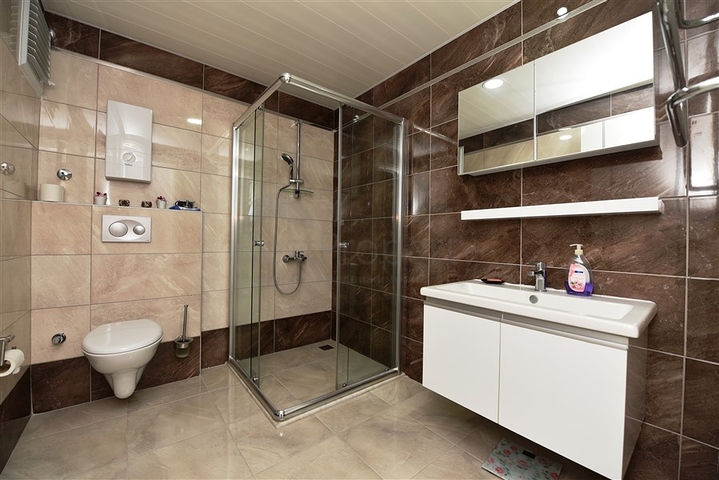 اطلالة بحر - دوبلكس 3 غرف وصالة - مؤثثة -مجمع فاخر -في كاستل / الانيا 