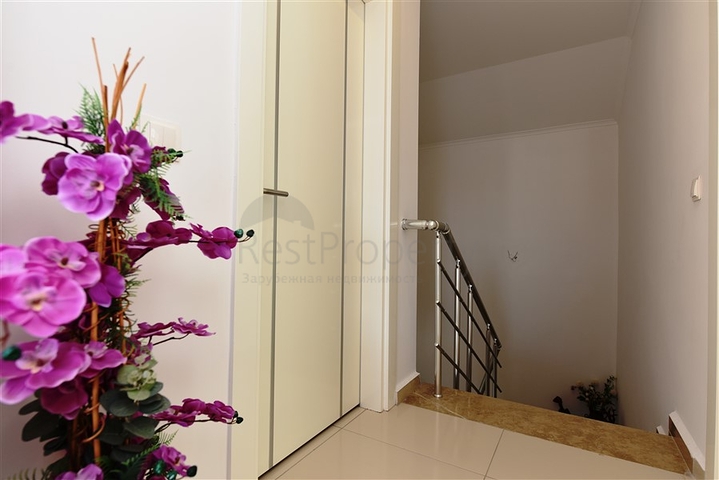 اطلالة بحر - دوبلكس 3 غرف وصالة - مؤثثة -مجمع فاخر -في كاستل / الانيا 