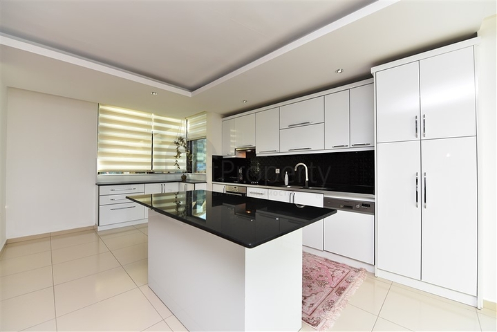 اطلالة بحر - دوبلكس 3 غرف وصالة - مؤثثة -مجمع فاخر -في كاستل / الانيا 