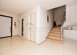 اطلالة بحر - دوبلكس 3 غرف وصالة - مؤثثة -مجمع فاخر -في كاستل / الانيا 