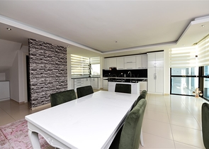 اطلالة بحر - دوبلكس 3 غرف وصالة - مؤثثة -مجمع فاخر -في كاستل / الانيا 