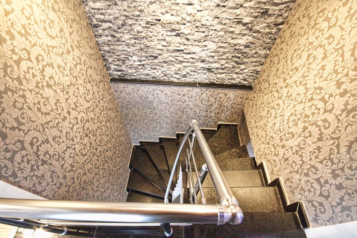 بنتهاوس 3 + 1 مع اثاث في مجمع 800 م عن البحر