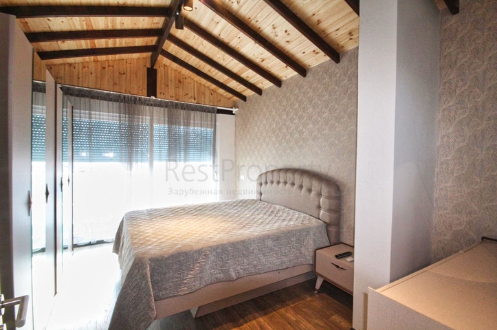 بنتهاوس 3 + 1 مع اثاث في مجمع 800 م عن البحر