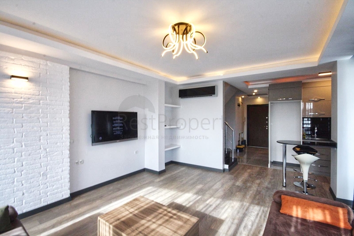 بنتهاوس 3 + 1 مع اثاث في مجمع 800 م عن البحر