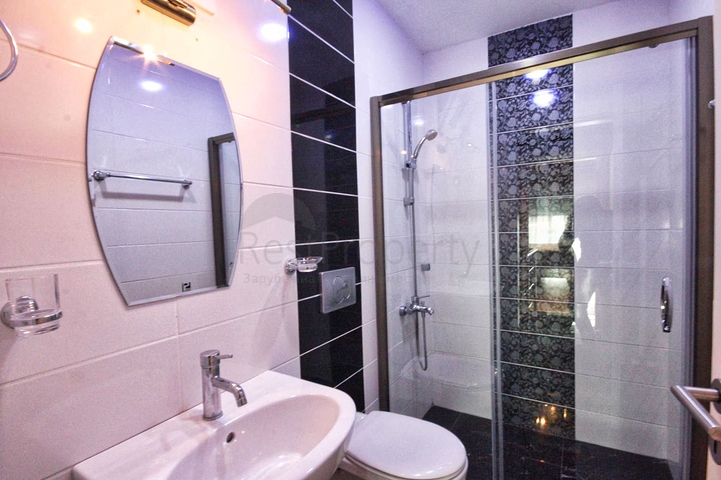 بنتهاوس 3 + 1 مع اثاث في مجمع 800 م عن البحر