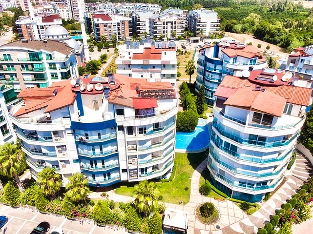 بنتهاوس 3 + 1 مع اثاث في مجمع 800 م عن البحر