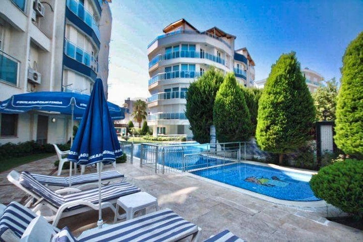 بنتهاوس 3 + 1 مع اثاث في مجمع 800 م عن البحر