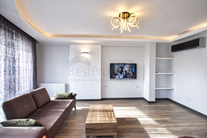 بنتهاوس 3 + 1 مع اثاث في مجمع 800 م عن البحر