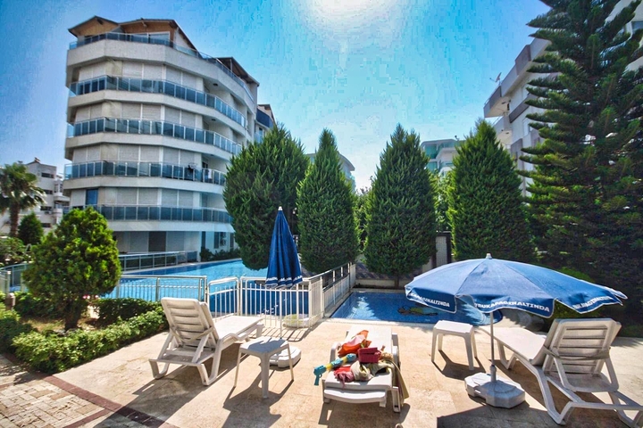 بنتهاوس 3 + 1 مع اثاث في مجمع 800 م عن البحر