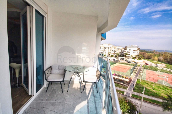 بنتهاوس 3 + 1 مع اثاث في مجمع 800 م عن البحر