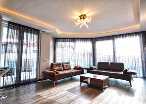 بنتهاوس 3 + 1 مع اثاث في مجمع 800 م عن البحر