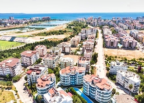 بنتهاوس 3 + 1 مع اثاث في مجمع 800 م عن البحر