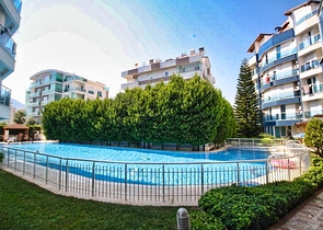 بنتهاوس 3 + 1 مع اثاث في مجمع 800 م عن البحر