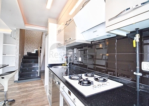 بنتهاوس 3 + 1 مع اثاث في مجمع 800 م عن البحر