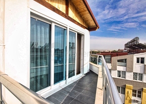 بنتهاوس 3 + 1 مع اثاث في مجمع 800 م عن البحر