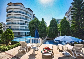 بنتهاوس 3 + 1 مع اثاث في مجمع 800 م عن البحر