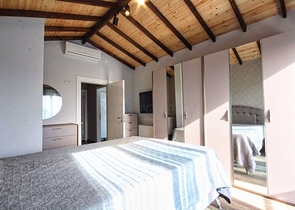 بنتهاوس 3 + 1 مع اثاث في مجمع 800 م عن البحر