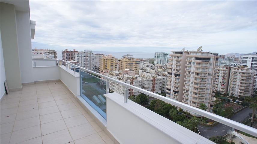 شقق ودوبلكس - ضمن مجمع سكني حديث -قريب من البحر والخدمات - في مهموتلار / الانيا 