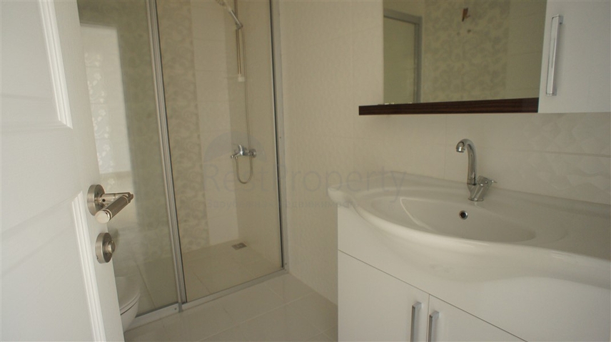 شقق ودوبلكس - ضمن مجمع سكني حديث -قريب من البحر والخدمات - في مهموتلار / الانيا 