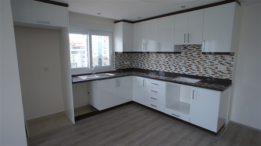 شقق ودوبلكس - ضمن مجمع سكني حديث -قريب من البحر والخدمات - في مهموتلار / الانيا 