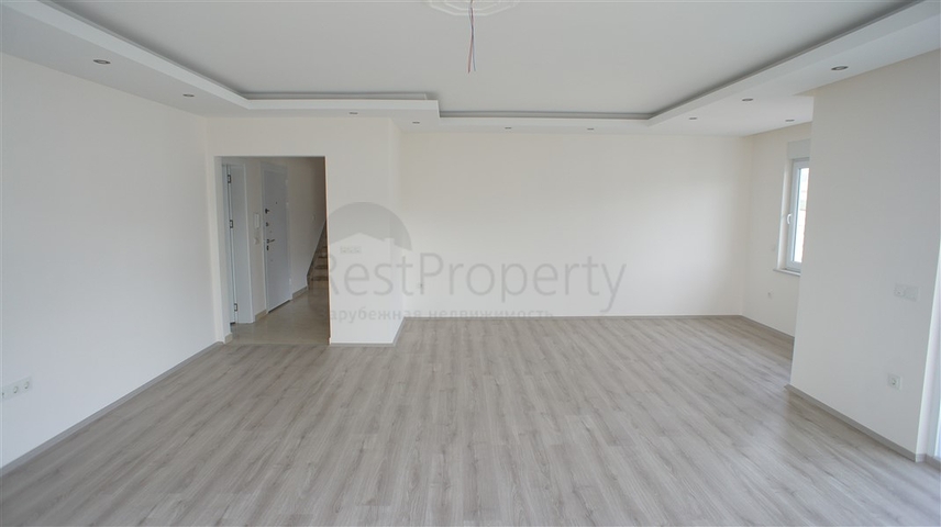 شقق ودوبلكس - ضمن مجمع سكني حديث -قريب من البحر والخدمات - في مهموتلار / الانيا 