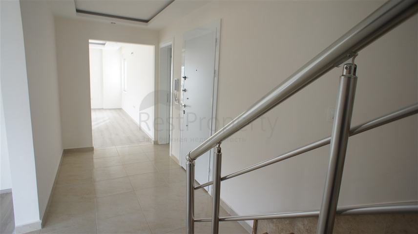 شقق ودوبلكس - ضمن مجمع سكني حديث -قريب من البحر والخدمات - في مهموتلار / الانيا 