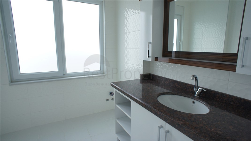 شقق ودوبلكس - ضمن مجمع سكني حديث -قريب من البحر والخدمات - في مهموتلار / الانيا 