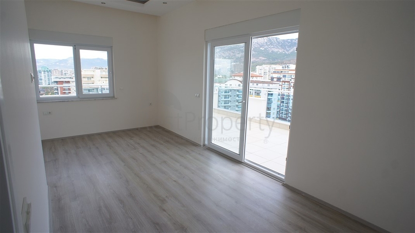 شقق ودوبلكس - ضمن مجمع سكني حديث -قريب من البحر والخدمات - في مهموتلار / الانيا 