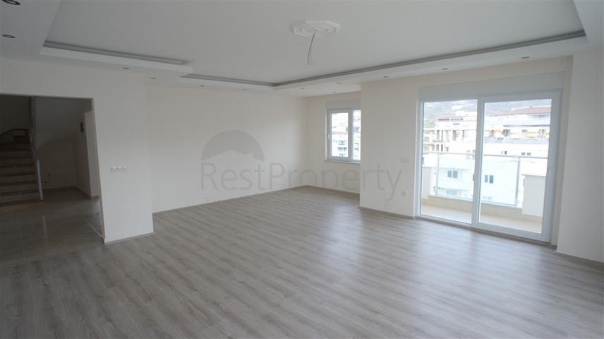 شقق ودوبلكس - ضمن مجمع سكني حديث -قريب من البحر والخدمات - في مهموتلار / الانيا 