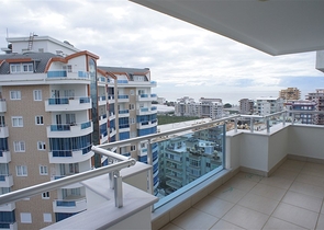 شقق ودوبلكس - ضمن مجمع سكني حديث -قريب من البحر والخدمات - في مهموتلار / الانيا 