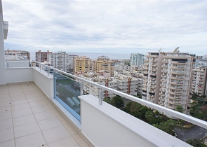 شقق ودوبلكس - ضمن مجمع سكني حديث -قريب من البحر والخدمات - في مهموتلار / الانيا 