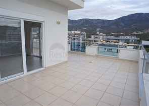 شقق ودوبلكس - ضمن مجمع سكني حديث -قريب من البحر والخدمات - في مهموتلار / الانيا 