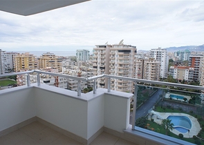 شقق ودوبلكس - ضمن مجمع سكني حديث -قريب من البحر والخدمات - في مهموتلار / الانيا 