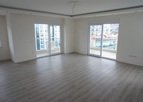 شقق ودوبلكس - ضمن مجمع سكني حديث -قريب من البحر والخدمات - في مهموتلار / الانيا 