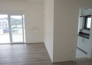 شقق ودوبلكس - ضمن مجمع سكني حديث -قريب من البحر والخدمات - في مهموتلار / الانيا 