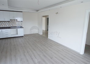 شقق ودوبلكس - ضمن مجمع سكني حديث -قريب من البحر والخدمات - في مهموتلار / الانيا 