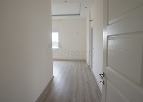 شقق ودوبلكس - ضمن مجمع سكني حديث -قريب من البحر والخدمات - في مهموتلار / الانيا 