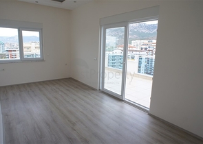 شقق ودوبلكس - ضمن مجمع سكني حديث -قريب من البحر والخدمات - في مهموتلار / الانيا 