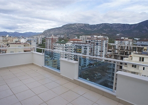 شقق ودوبلكس - ضمن مجمع سكني حديث -قريب من البحر والخدمات - في مهموتلار / الانيا 