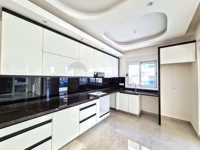 شقق باطلالة بحرية -ضمن مجمع فاخر يضم كافة الخدمات - في مهموتلار / الانيا 