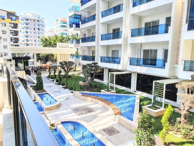 شقق باطلالة بحرية -ضمن مجمع فاخر يضم كافة الخدمات - في مهموتلار / الانيا 