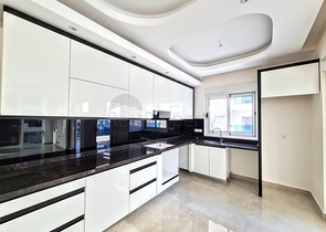 شقق باطلالة بحرية -ضمن مجمع فاخر يضم كافة الخدمات - في مهموتلار / الانيا 