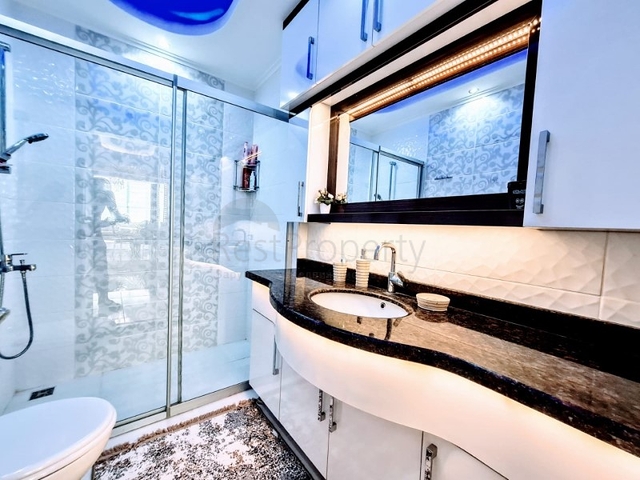 شقة مؤثثة - تصميم 1+2 - داخل مجمع فاخر - في منطقة مهموتلار / الانيا 