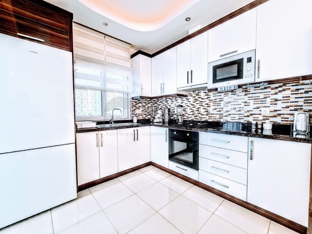 شقة مؤثثة - تصميم 1+2 - داخل مجمع فاخر - في منطقة مهموتلار / الانيا 