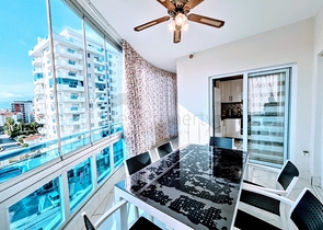 شقة مؤثثة - تصميم 1+2 - داخل مجمع فاخر - في منطقة مهموتلار / الانيا 