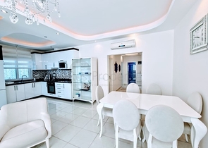 شقة مؤثثة - تصميم 1+2 - داخل مجمع فاخر - في منطقة مهموتلار / الانيا 