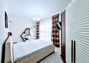 شقة مؤثثة - تصميم 1+2 - داخل مجمع فاخر - في منطقة مهموتلار / الانيا 