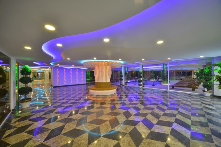 شقة فاخرة - ضمن مجمع 5 نجوم -في مهموتلار / الانيا 