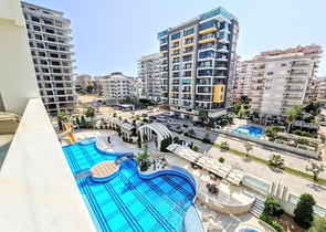 شقة فاخرة - ضمن مجمع 5 نجوم -في مهموتلار / الانيا 